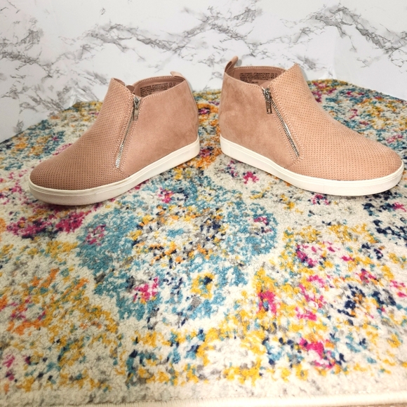 Time & Tru Blush Pink Faux Suede Wedge Zip Memory Foam Sneakers Size 8.5 - Picture 5 of 10